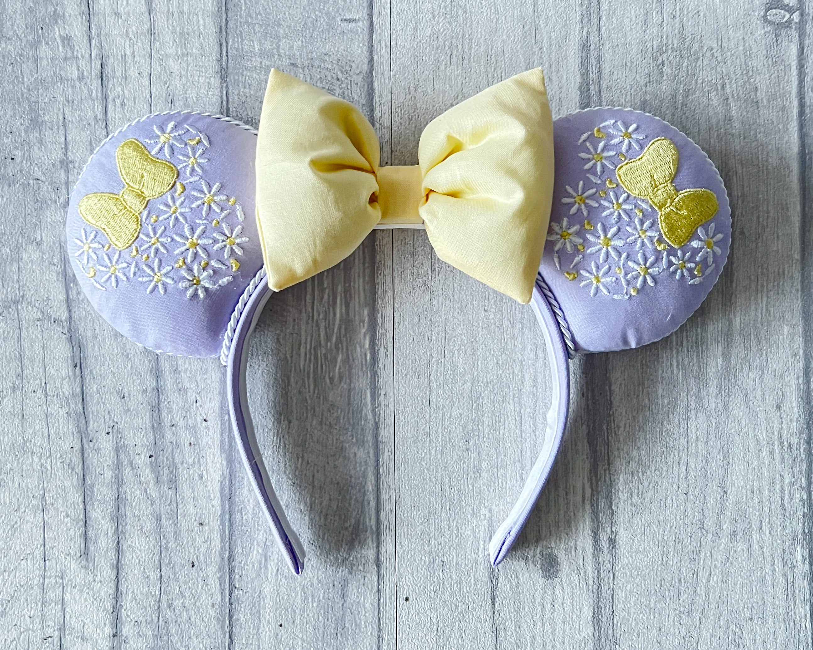 Iconic Daisies Mouse Ears