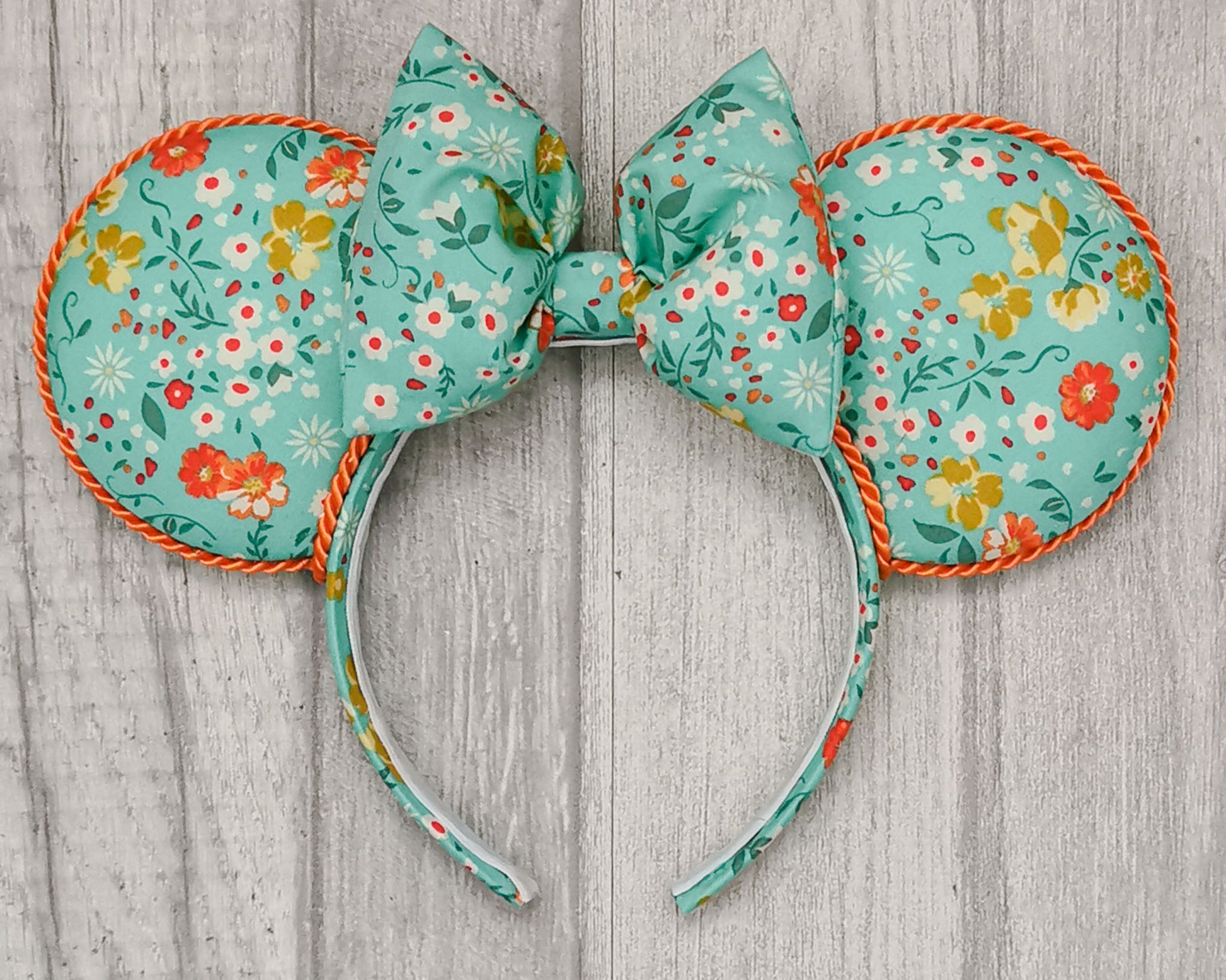 Green Daisy Flower Minnie Ears Floral