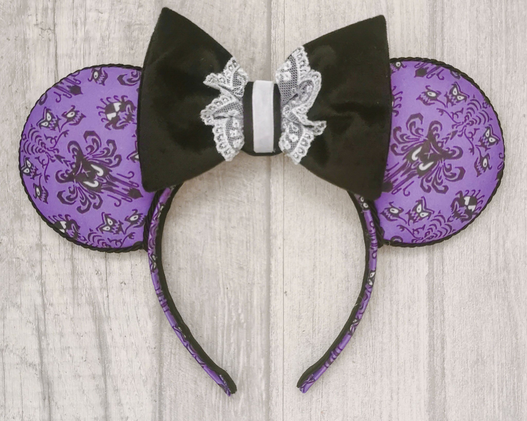 Mansion Wallpaper Minnie Mouse Ears Haunted Mansion Phantom Manor